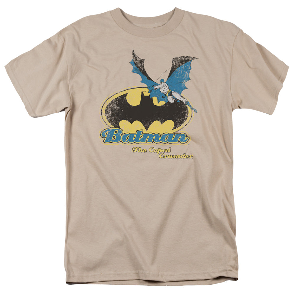 BATMAN CAPED CRUSADER RETRO - S/S ADULT 18/1 - SAND