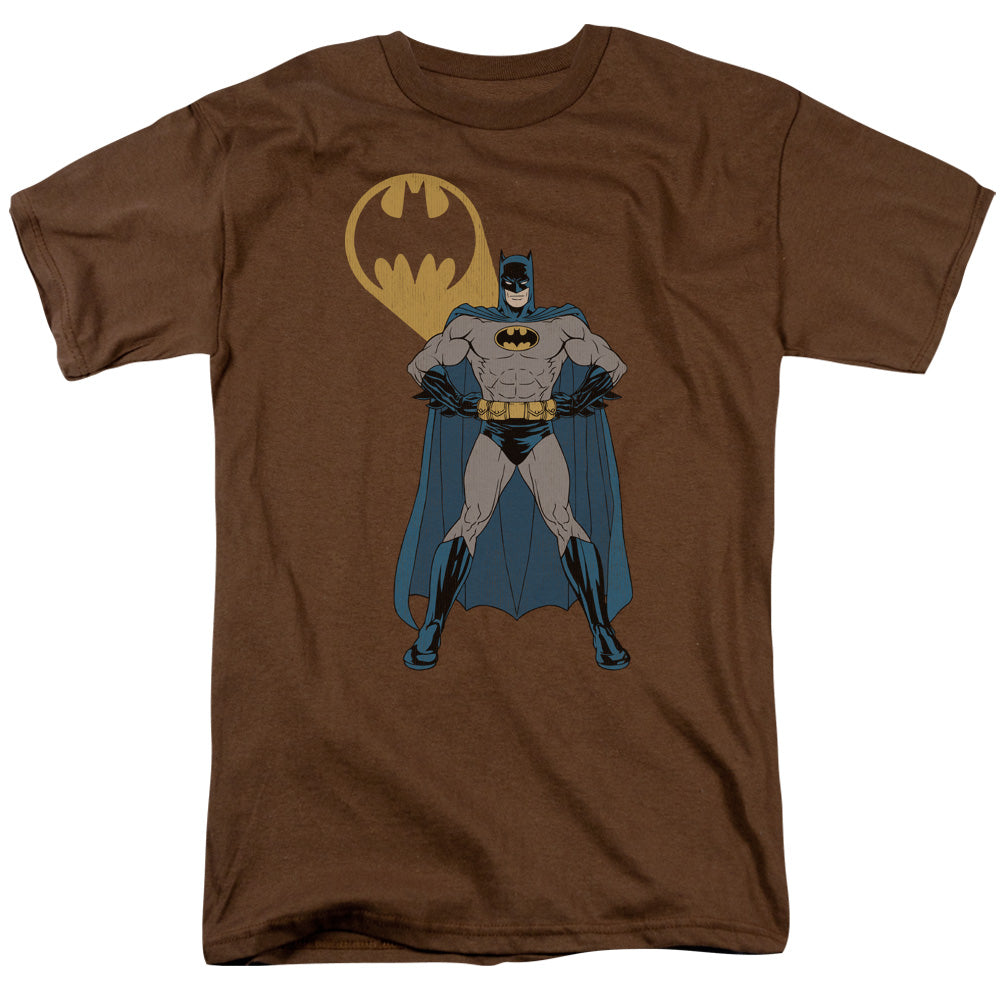 BATMAN/ARMS AKIMBO BATS - S/S ADULT 18/1 - COFFEE
