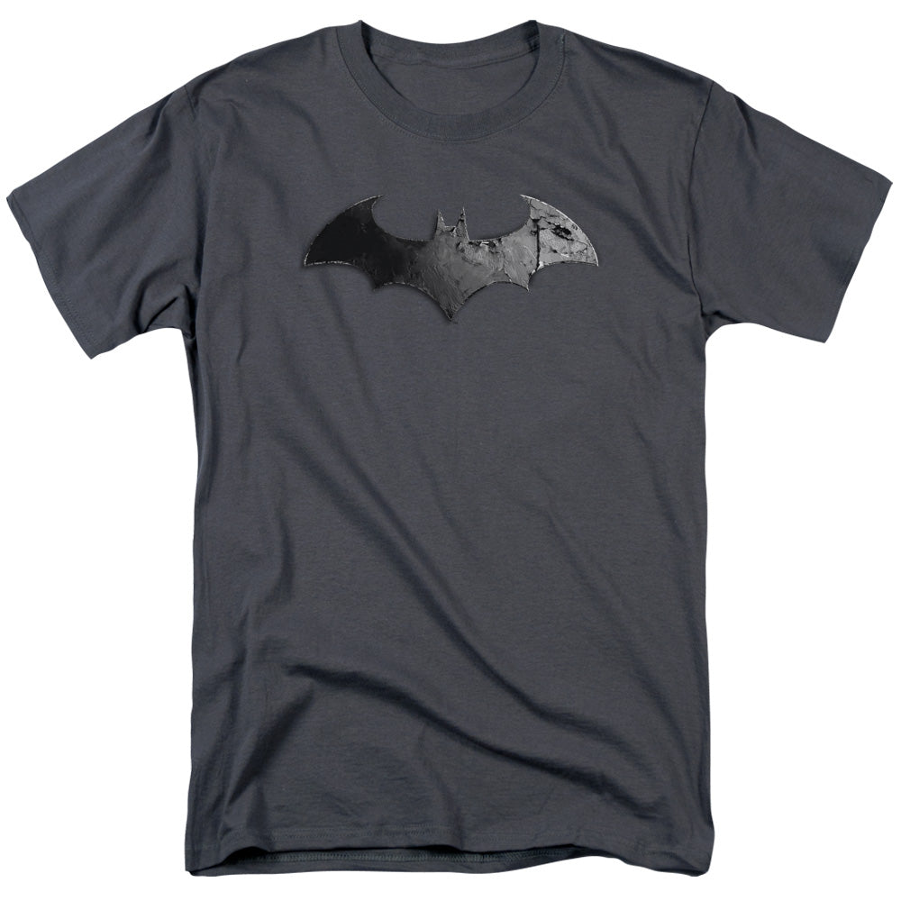 BATMAN ARKHAM CITY/BAT LOGO - S/S ADULT 18/1 - CHARCOAL