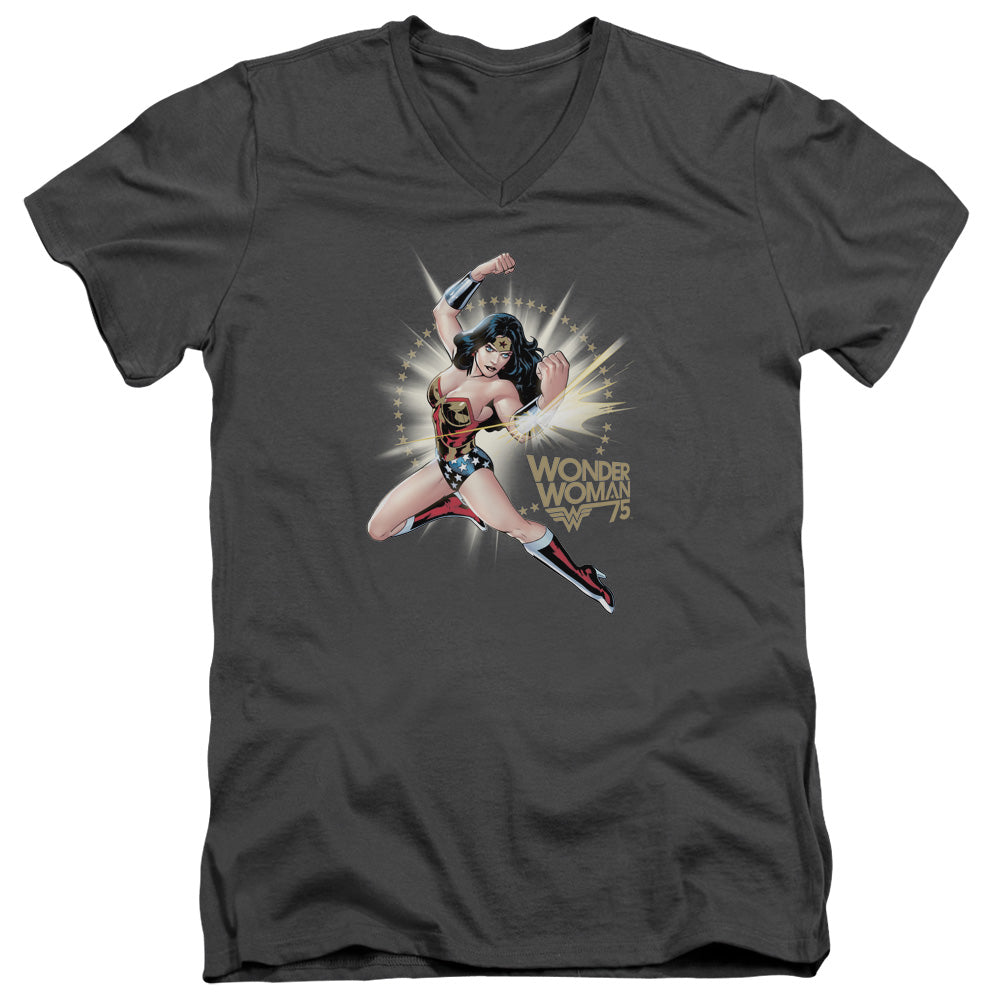WONDER WOMAN/WW75 THE BRACELETS OF SUBMISSION - S/S ADULT V-NECK 30/1 - CHARCOAL